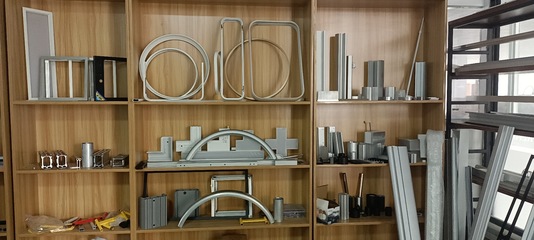 鋁五金件、鋁型材加工及鋁合金配件的應用與特點