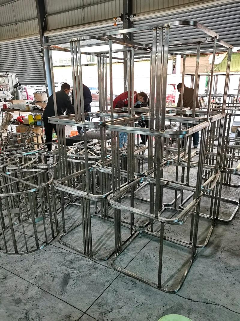 不銹鋼輕奢風家具與鋁制精品 去商場不如來工廠，定制您的品質生活